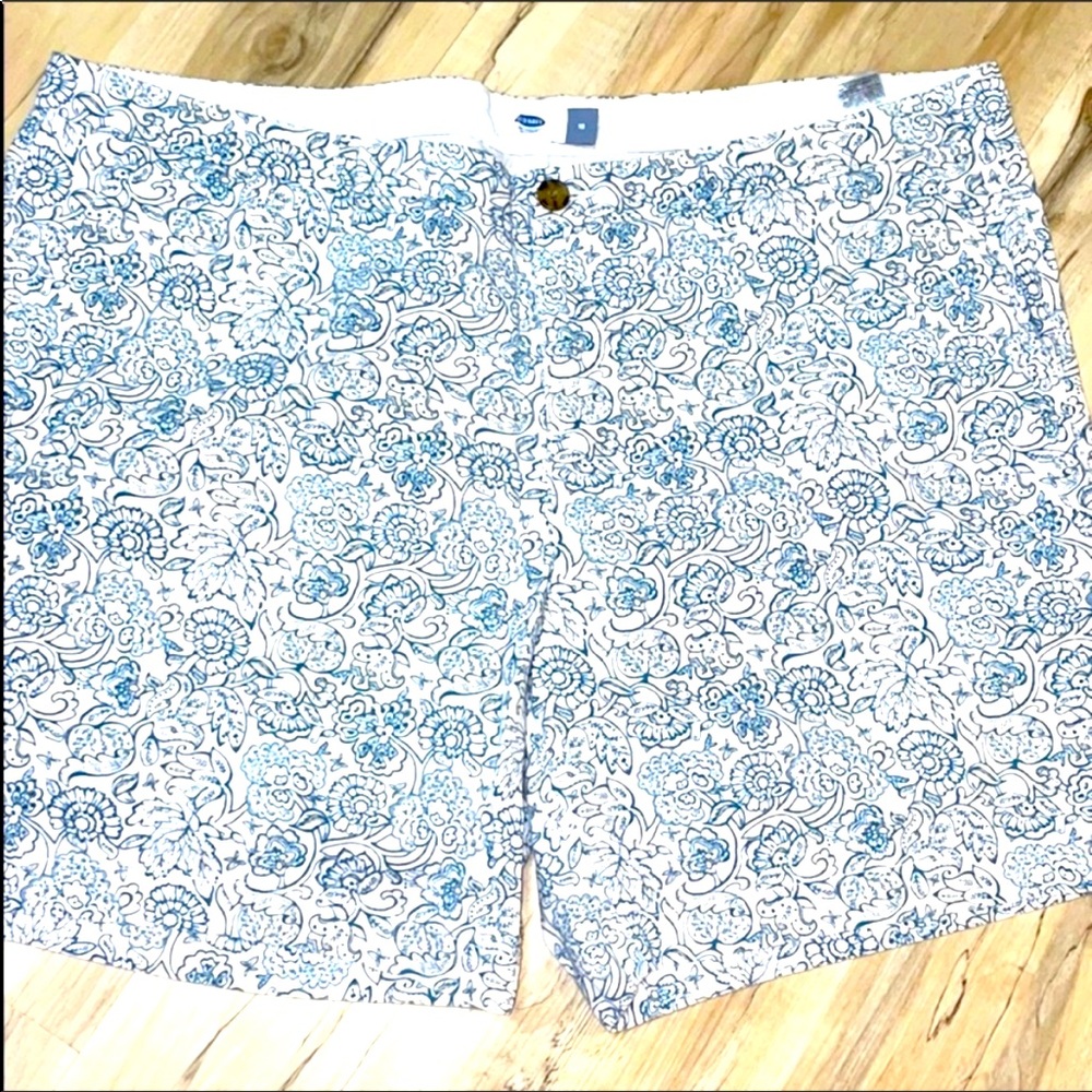 Old Navy shorts size 18